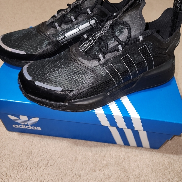 ADIDAS BLACK ADIDAS ATLETIC SHOES - Picture 3 of 6